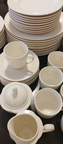 Mikasa Italian Countryside Stoneware 68 pcs 8 Place Settings +
