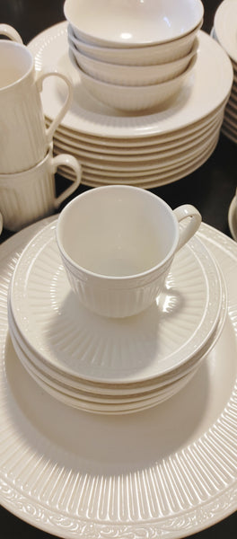 Mikasa Italian Countryside Stoneware 68 pcs 8 Place Settings +