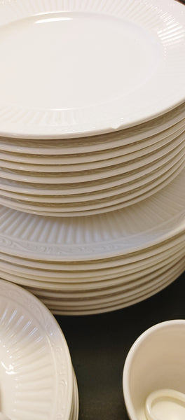Mikasa Italian Countryside Stoneware 68 pcs 8 Place Settings +