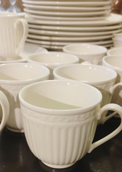 Mikasa Italian Countryside Stoneware 68 pcs 8 Place Settings +