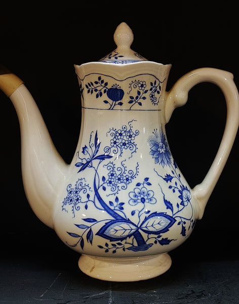 Vintage Ceramic Ironstone Oriental Onion Blue White Coffee Teapot #4610