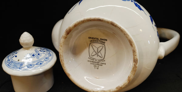 Vintage Ceramic Ironstone Oriental Onion Blue White Coffee Teapot #4610