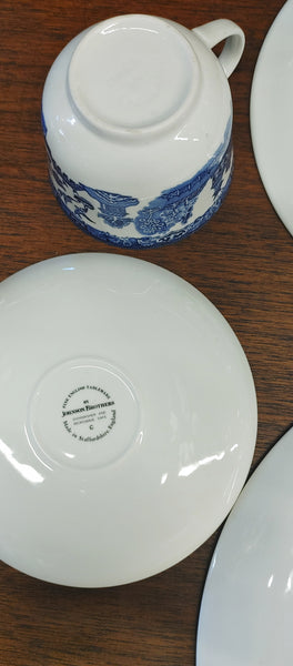 Blue Willow 4-pc Place Setting Johnson Brothers England Dishwasher Microwave Safe