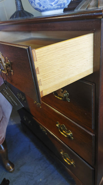 Chippendale Style 4-Drawer Chest of Drawers