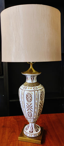 Asian Style Ceramic Urn Lamp White Gold