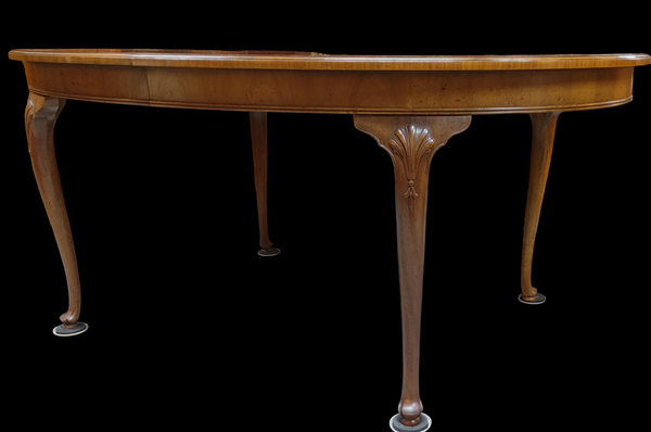 Henredon Oval Walnut French Style Extension Dining Table w Two Leaves - Seats 10