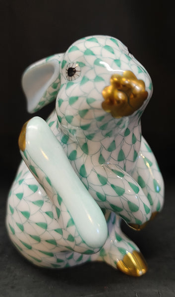 Vintage Herend Bunny Rabbit Green Fish Net Back Paw Up Porcelain Figurine 2.5" X 3.0”