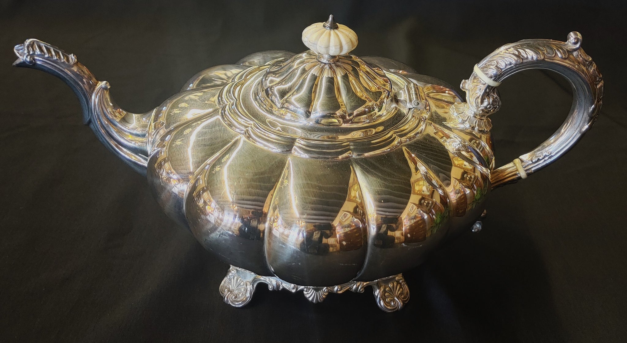 Barker Ellis Antique English Silverplate 5-pc Tea Service – ATTIC