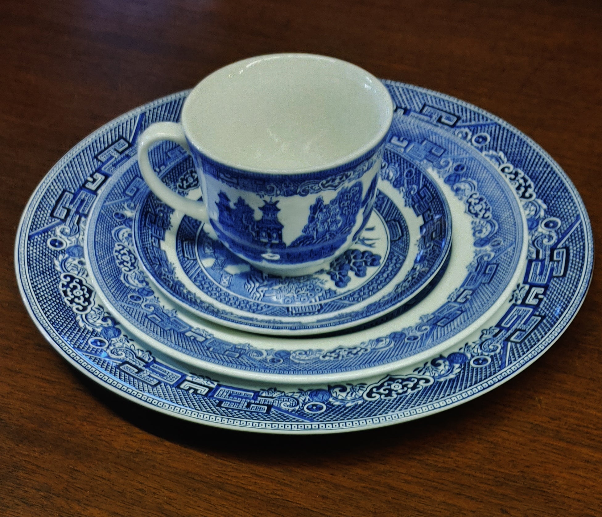 Blue Willow 4-pc Place Setting Johnson Brothers England Dishwasher Microwave Safe