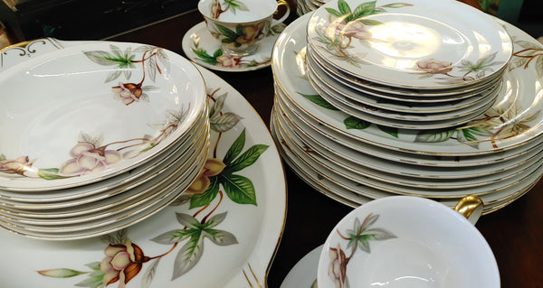 Woodrose by Meito Vintage Ivory Floral China Post War Japan 44 pcs