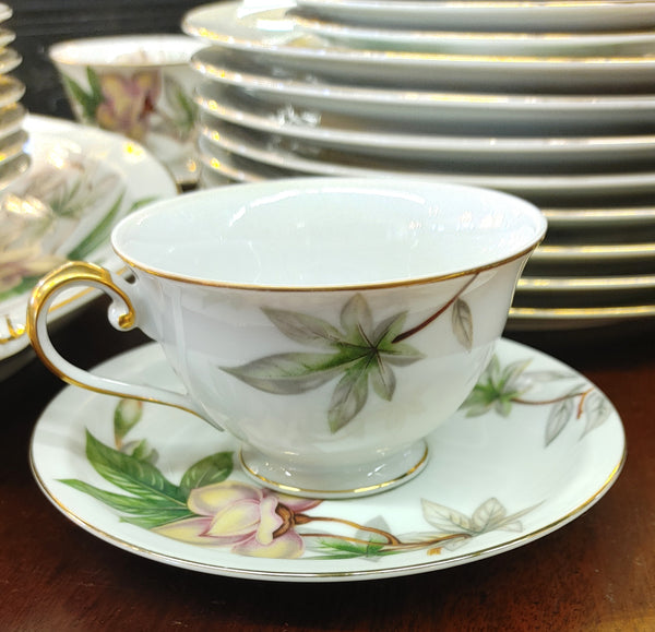 Woodrose by Meito Vintage Ivory Floral China Post War Japan 44 pcs