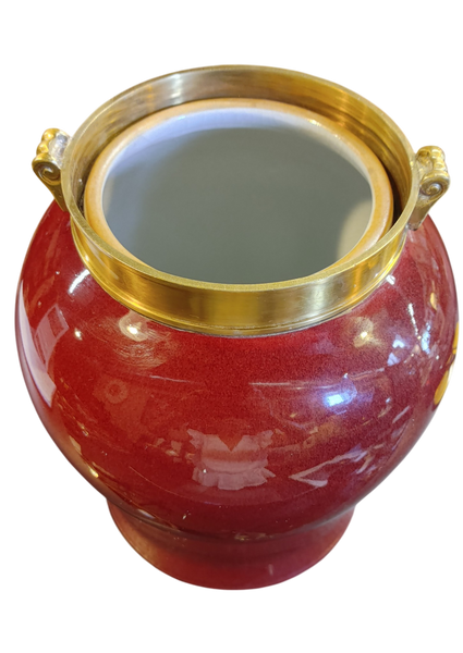 Vintage Bombay Company Red Ceramic Ginger Jar Brass Tone Lid 10"