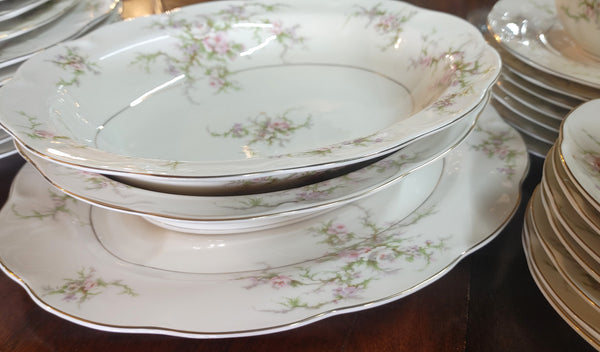 Theodore Haviland New York Rosalinde 8 Place Settings 61-pcs