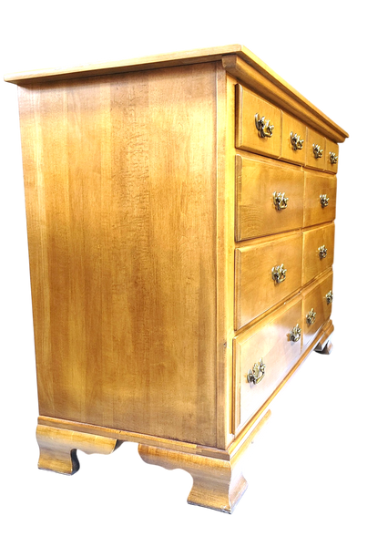 Early American Style Solid Maple Wood Nutmeg 8-Drawer Dresser Forest Furniture