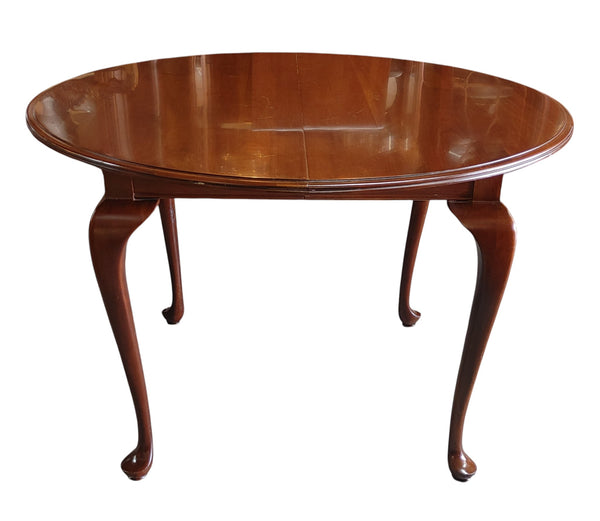 Ethan Allen Round Queen Anne Extension Dining Table Cabriole Legs Two Leaves