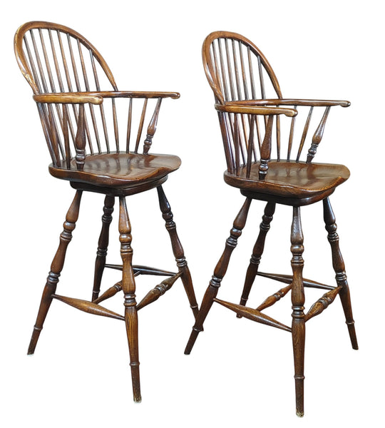 Vintage Windsor-Style Solid Oak Swivel Bar Stools – Set of 4