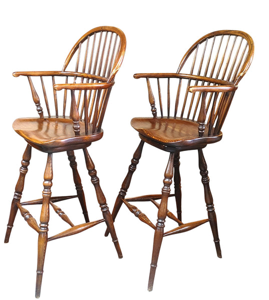 Vintage Windsor-Style Solid Oak Swivel Bar Stools – Set of 4