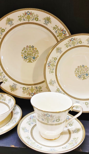 Henley by Minton Blue Green Floral with Scrolls Fine China Service for 8  69 Pieces