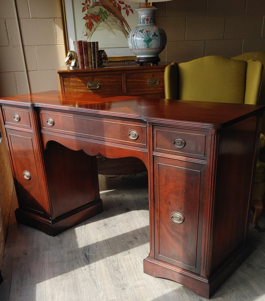 Vintage Mahogany Chippendale Style Sideboard Buffet Console Server