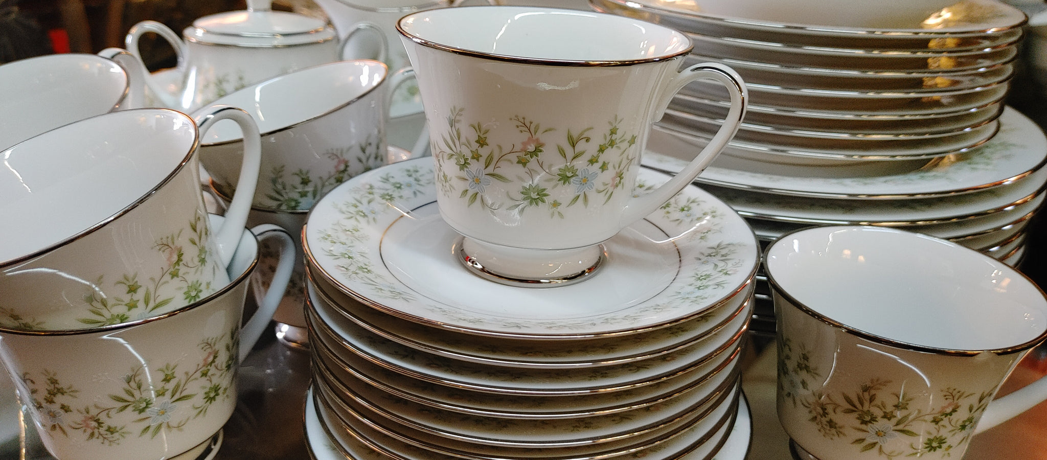 Savannah by NORITAKE Vintage Fine China Dinnerware Tableware